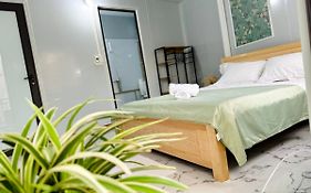 Local Me - Exclusive Centre Room